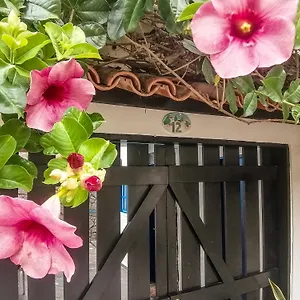 Casa 2 Quartos A 500m Da Rua Pedras, Em C Vaga, Portaria 24hs Casa de Férias